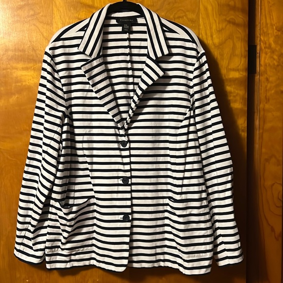 Tahari Jackets & Blazers - Tahari Jacket / Blazer